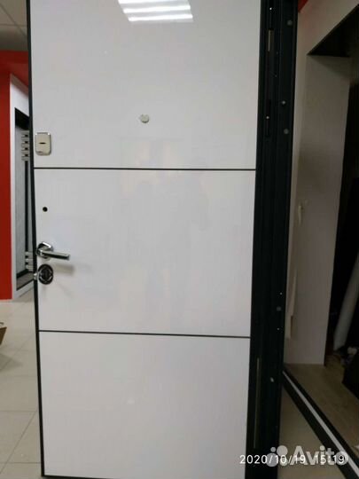 Входная дверь