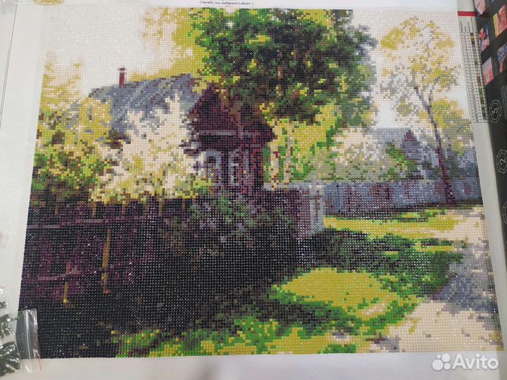 Картина выложенная стразами