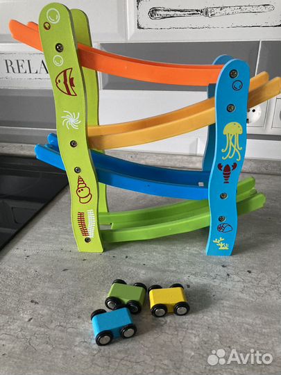 Трек с машинками