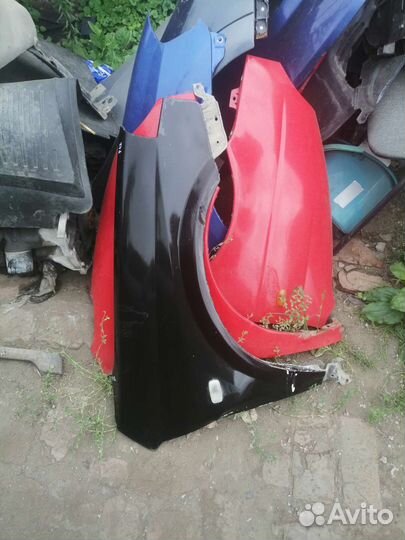 Крыло переднее правое и другое nissan primera p12