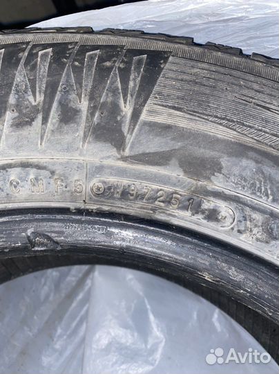 Nitto Therma Spike 225/65 R17
