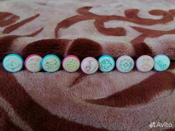 Штампы,пирамидка и другие игрушки