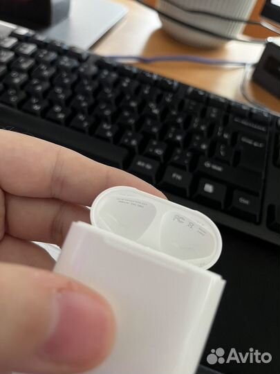 Беспроводные наушники apple airpods