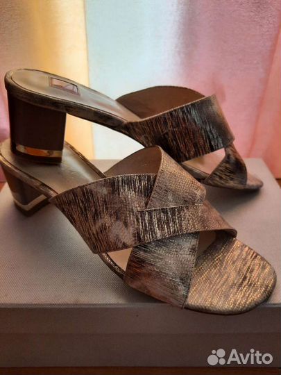 Шлепанцы женские 37 размер