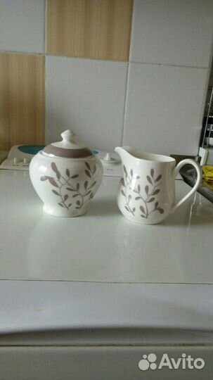 Новые сахарница и молочник