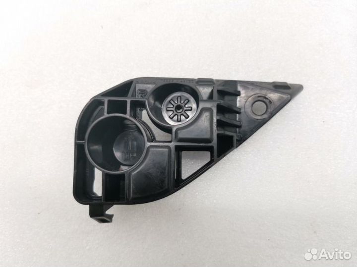 Кронштейн правый Toyota Rav4 CA40 2.2 2adfhv 2018