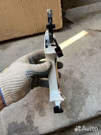 Ручка наружная передняя правая Mercedes-Benz w204