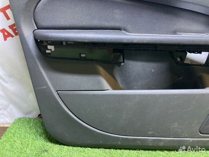 Обшивка двери передняя левая Ford Focus 2 хэтчбек