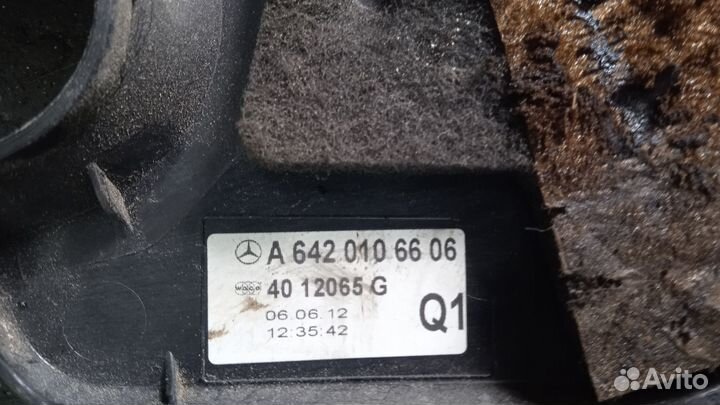 Крышка двигателя декоративная Mercedes GL166 3,5CD