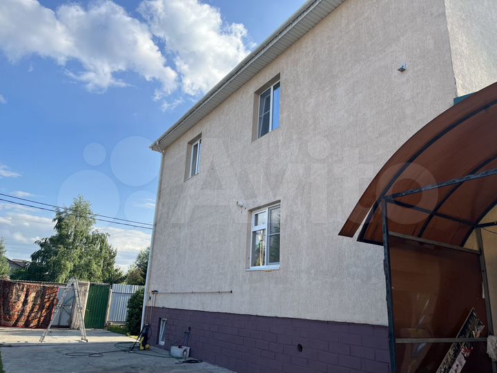 Коттедж 200 м² на участке 15 сот.