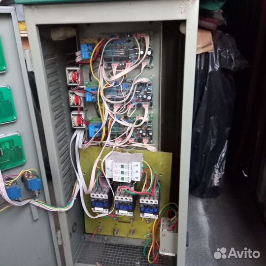 Трёхфазный автоматический стабилизатор напряжения