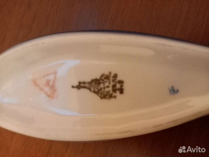 Икорница гжель