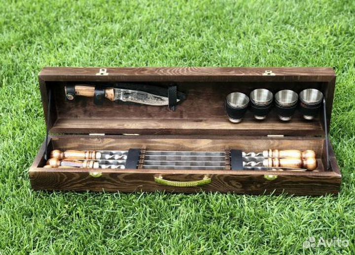 Набор шампуров в коробке из массива дерева