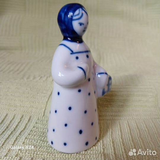 Фарфоровые статуэтки