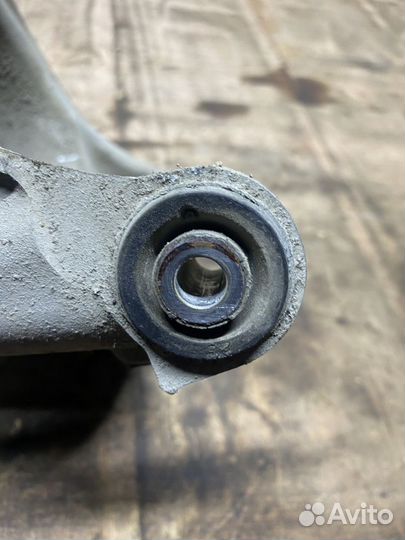 Опора амортизатора передняя правая Peugeot 407