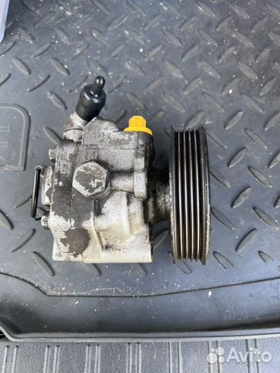 Насос гидроусилетеля руля