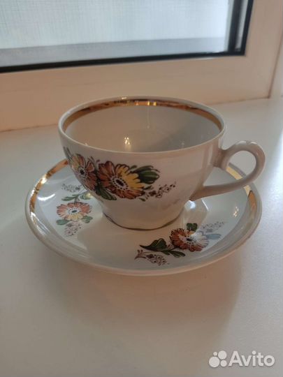 Чашки и блюдца (набор)