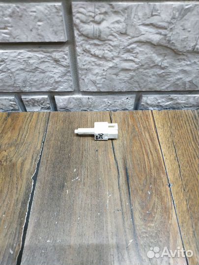 Infiniti Q50 (V37) Выключатель концевой