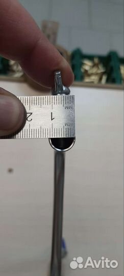 Попугай подвесной