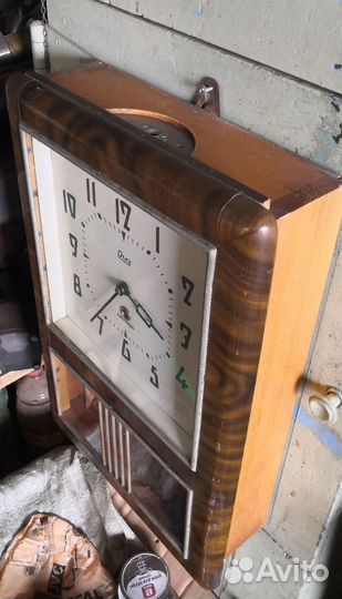 Настенные механические часы очз