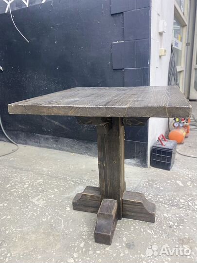 Стол деревянный