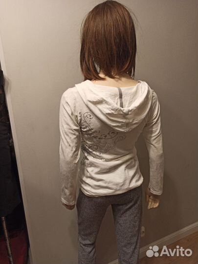 Белоснежный лонгслив UND