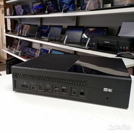 Xbox One 500 Гб + джойстик Гарантия