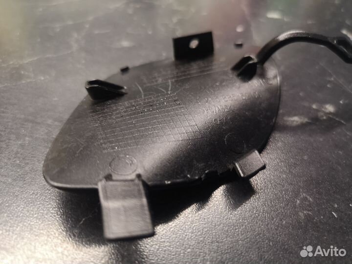 Новая чёрная заглушка Mercedes W213 AMG