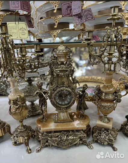 Часы и канделябры