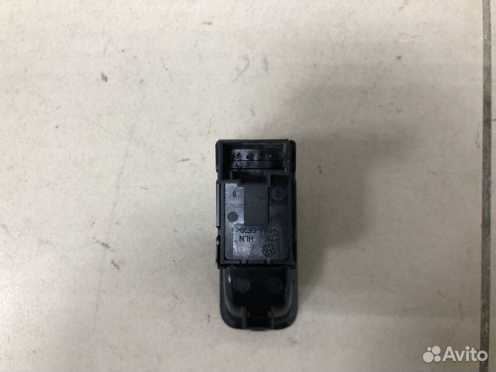 Кнопка открывания багажника Volkswagen Polo Sed RU
