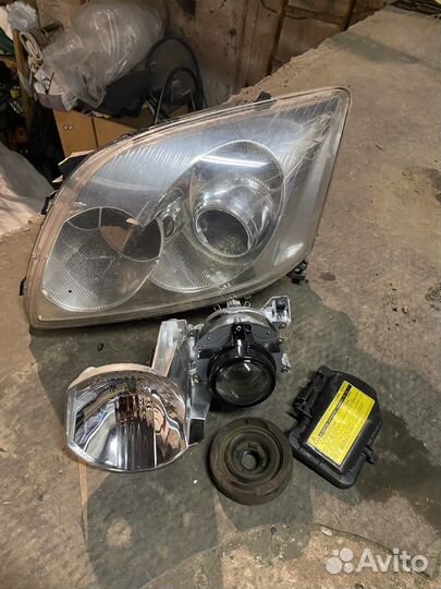 Фара левая avensis т250 оригинал