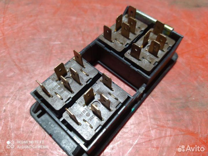 Блок управления стеклоподъемниками передний левый