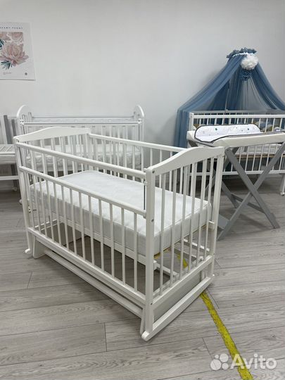 Кроватка для новорожденных