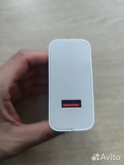 Сетевое зарядное устройство для телефона