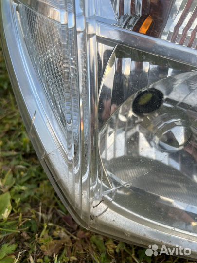 Фара Nissan pathfinder правая