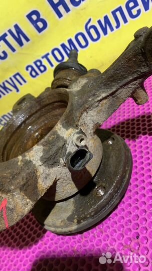 Кулак поворотный передний левый Volkswagen Transpo