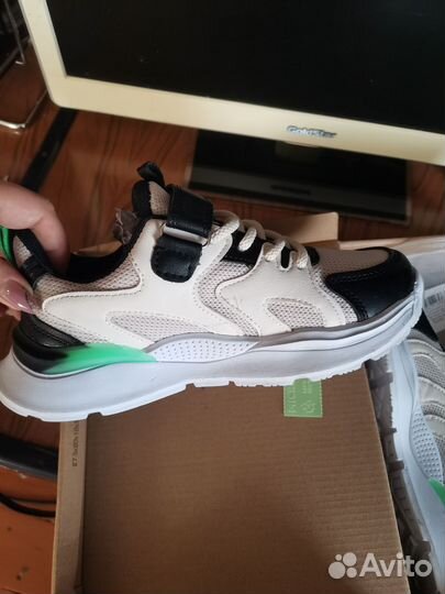 Кроссовки новые