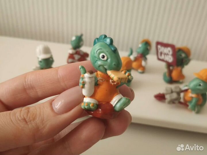 Киндеры 90 х динозавры