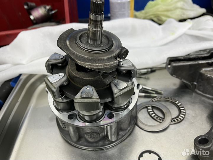 Компрессор кондиционера Toyota Avensis (03-09)