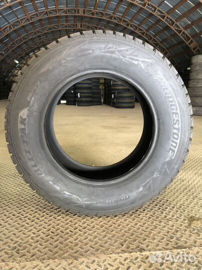 Bridgestone Blizzak DM-V2 285/60 R18 116R