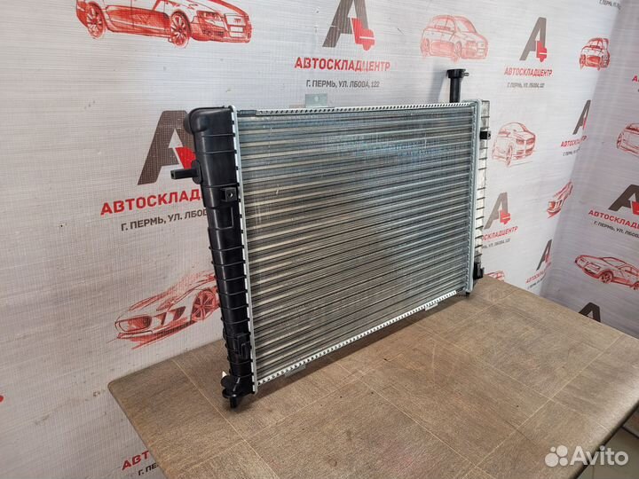 Радиатор двигателя Kia Sportage 2 2005-2010