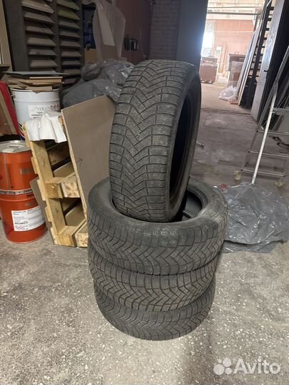 Pirelli Ice Zero FR 205/55 R16