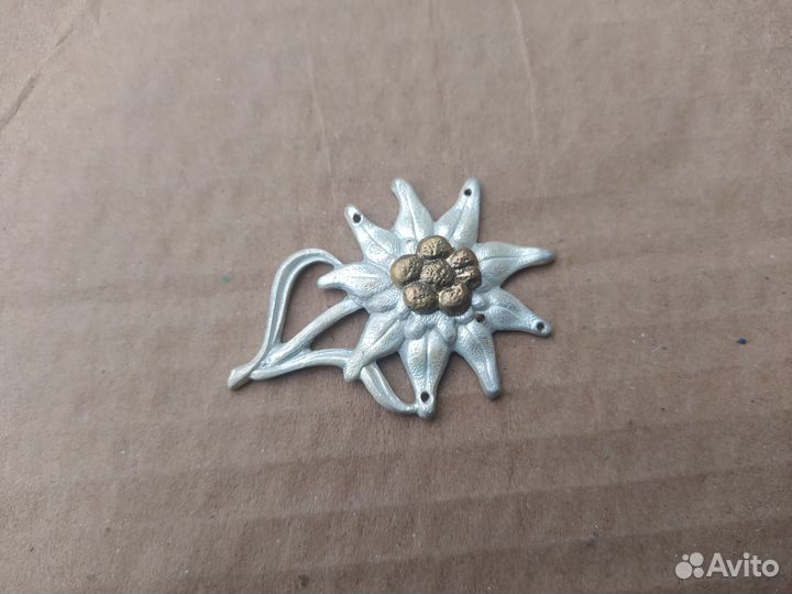 Брошь винтаж цветок 