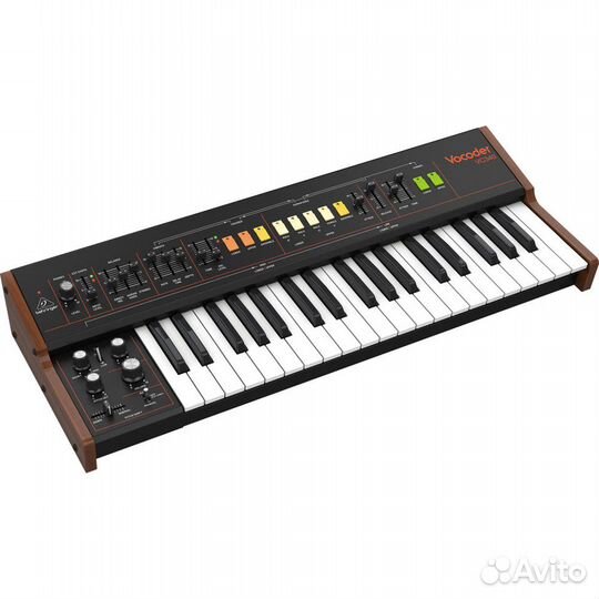 Клавишный инструмент Behringer vocoder VC340