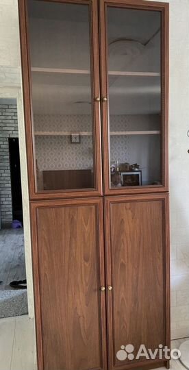 Книжный шкаф