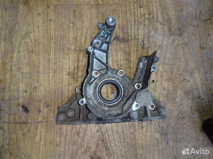 Крышка двигателя передняя Volkswagen Passat B6