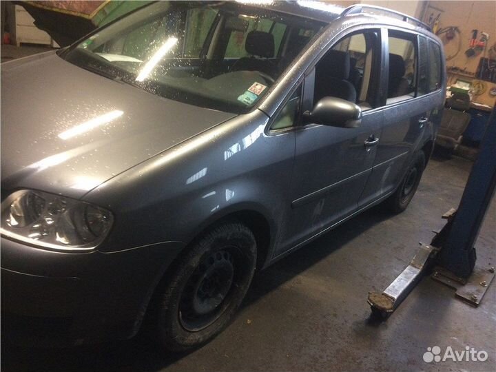 Разбор на запчасти Volkswagen Touran