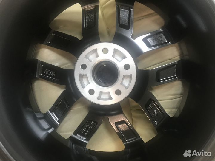 Диск литой 17 5*114,3 ET 45 67.1 кик кс 774