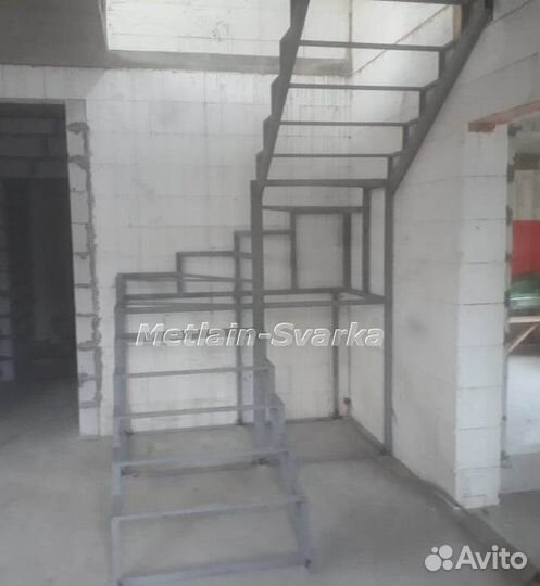 Лестница на металлокаркасе под зашивку № 548
