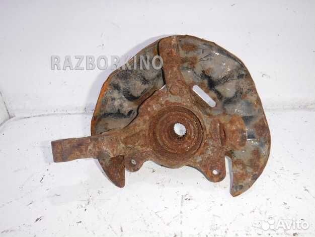 Кулак передний правый